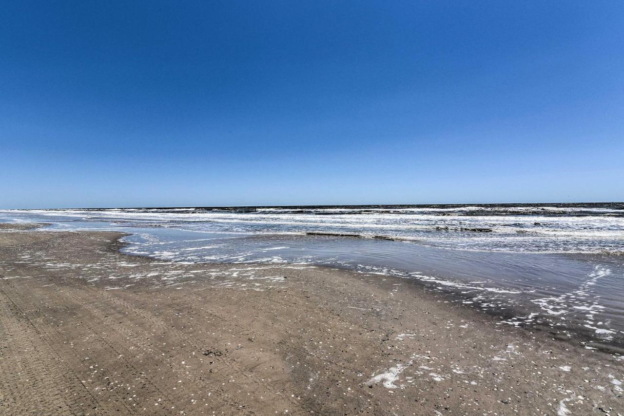 Bolivar Peninsula Beach House, Steps To Coast Exteriör bild